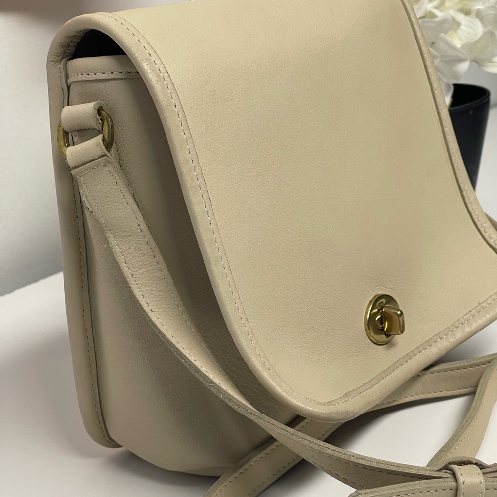 Vintage Coach Turn-lock Companion Flap, 9076 Crossbody Bag - Picture 2 of 14